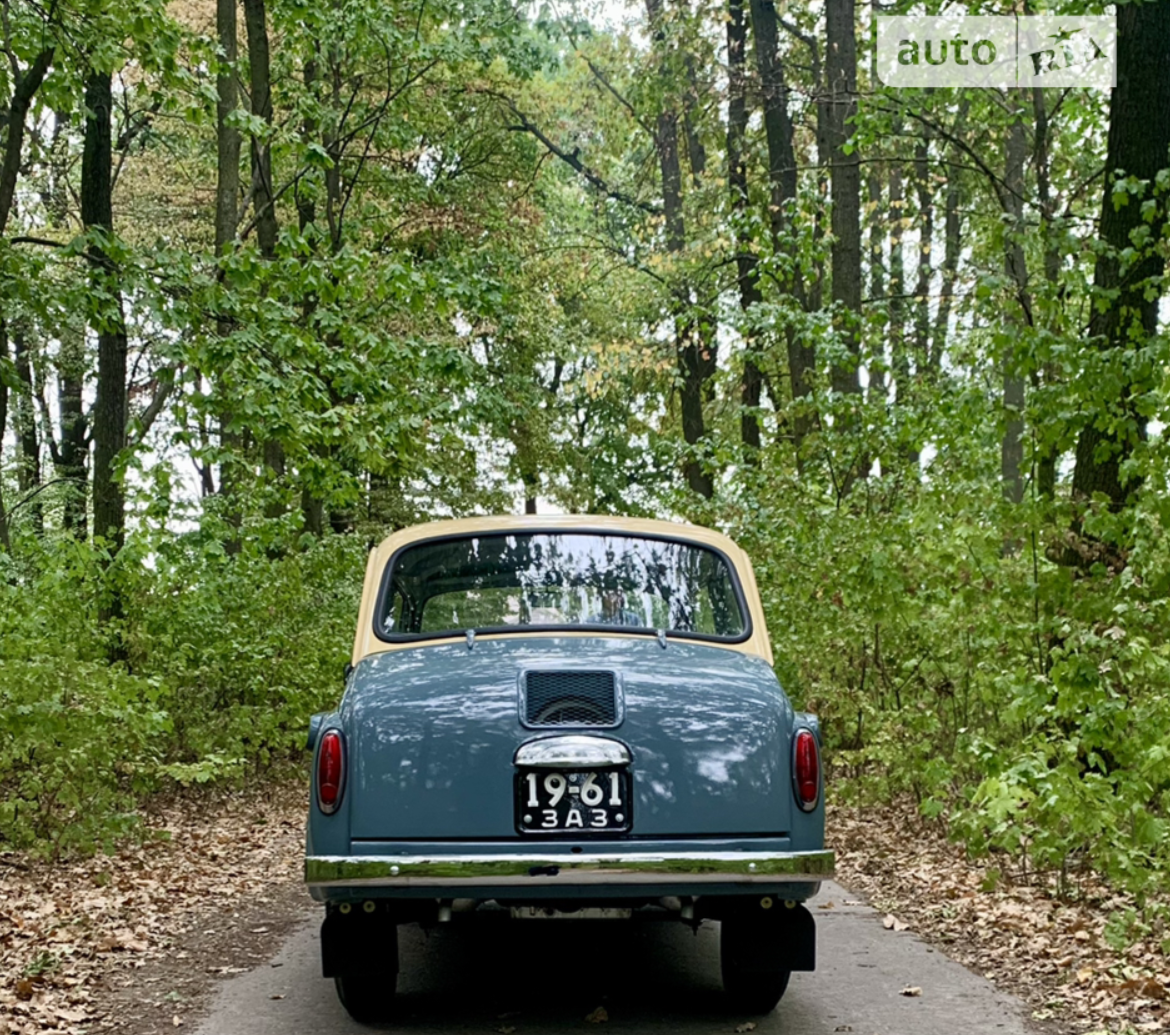 Три найефектніші ретроавто, які продають в Україні: ціни і фото